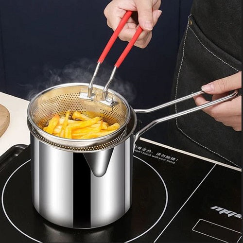 Stainless steel deep frying pot with strainer